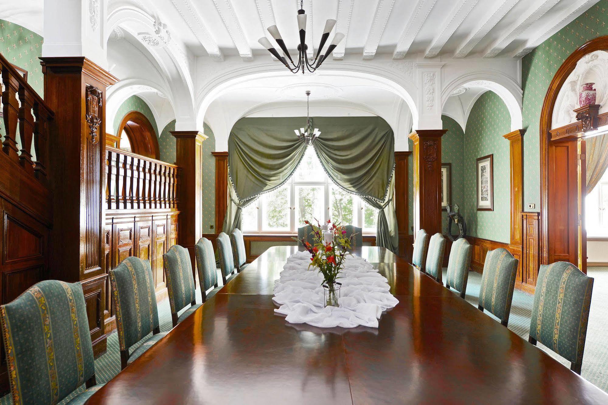 Schlosshotel Villa Westerberge Aschersleben Buitenkant foto