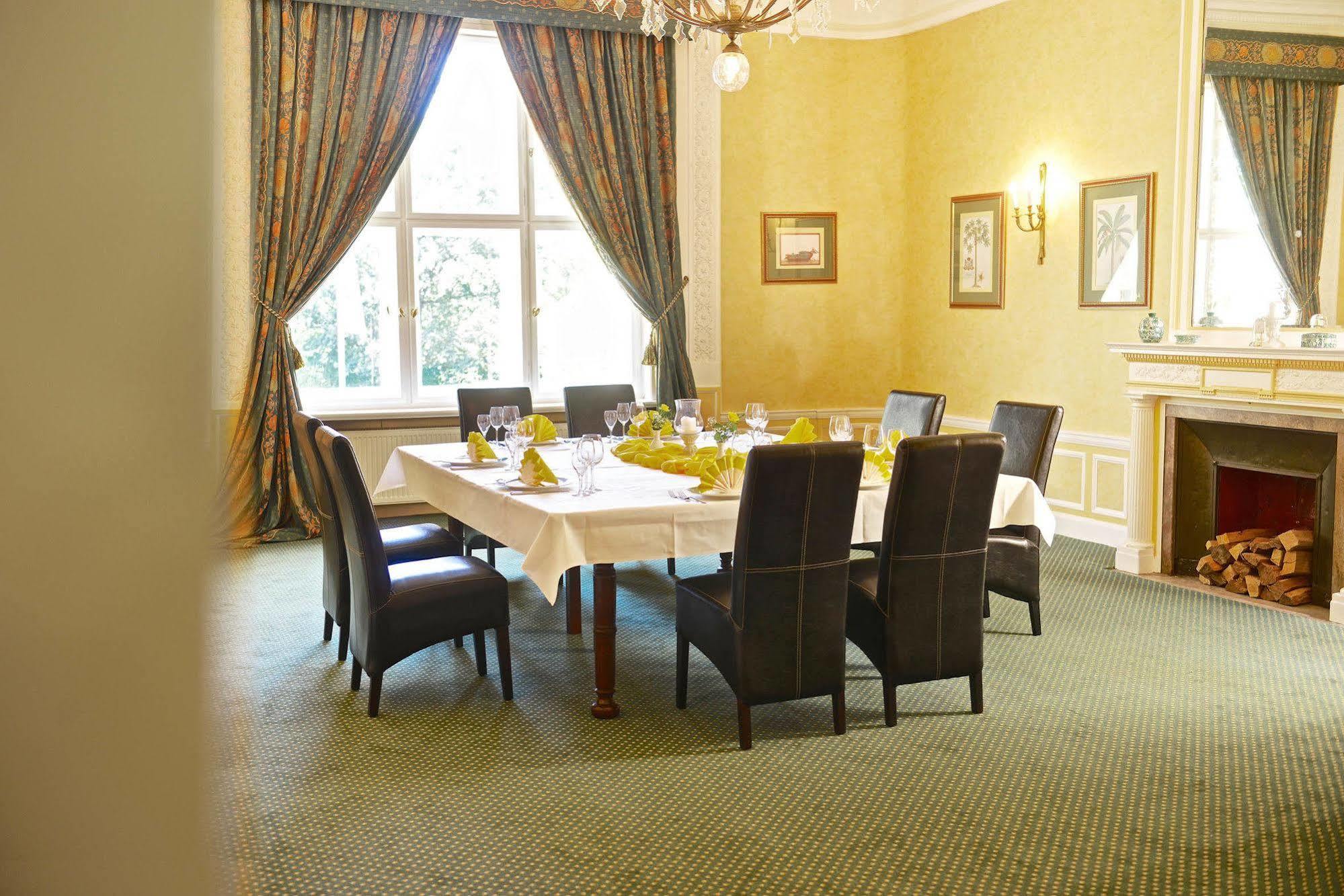 Schlosshotel Villa Westerberge Aschersleben Buitenkant foto