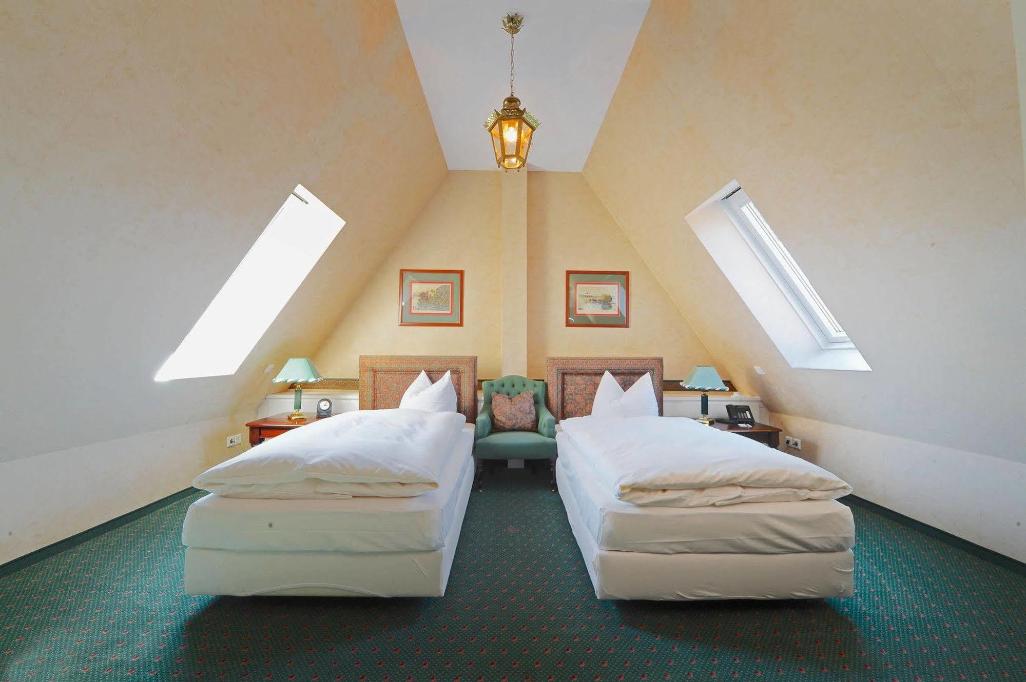 Schlosshotel Villa Westerberge Aschersleben Buitenkant foto