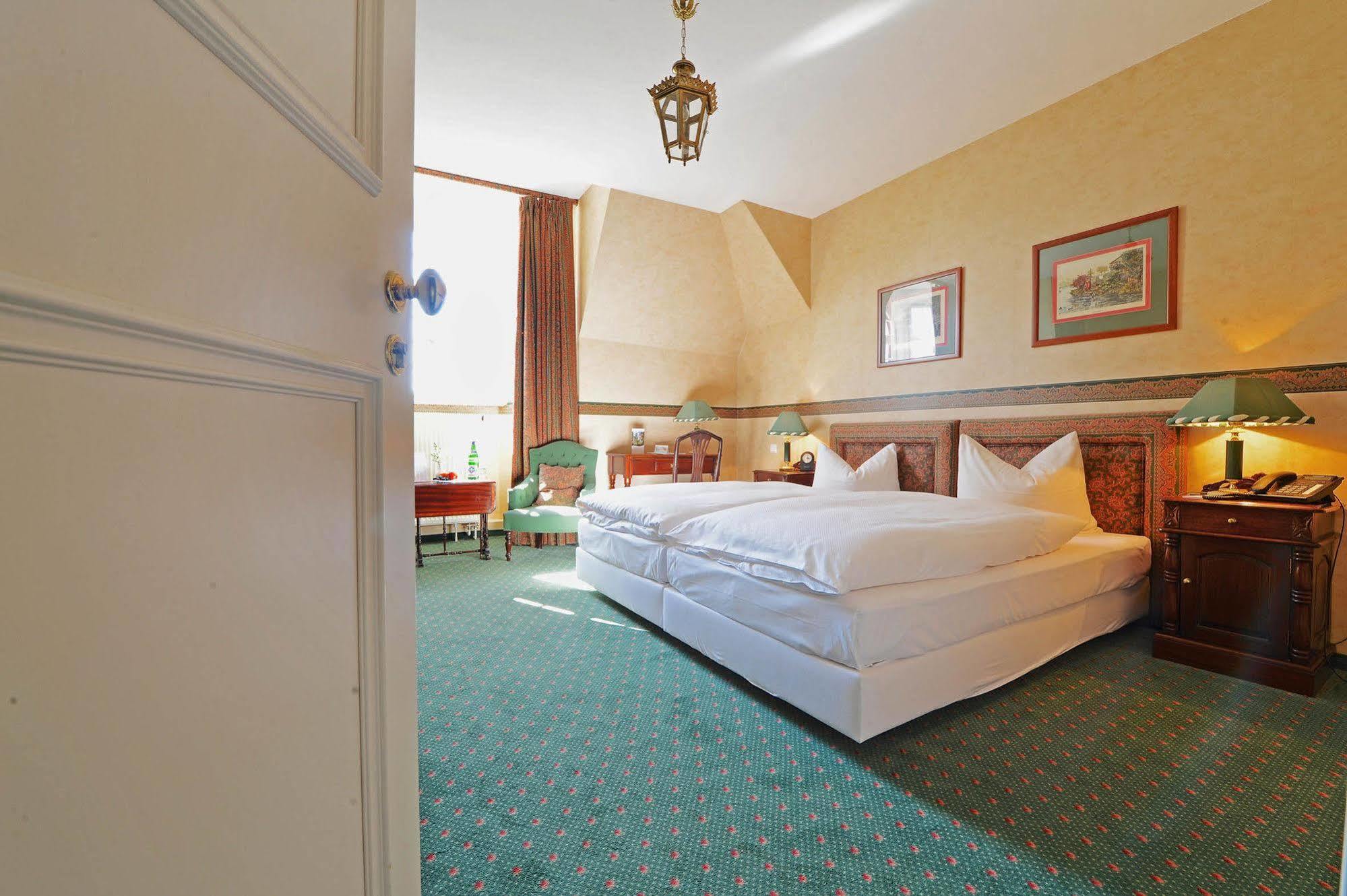 Schlosshotel Villa Westerberge Aschersleben Buitenkant foto