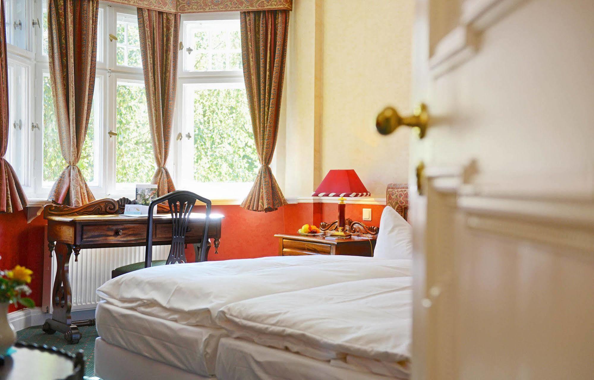 Schlosshotel Villa Westerberge Aschersleben Buitenkant foto